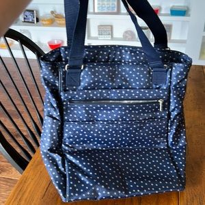 Blue polka dot thirty-one bag.